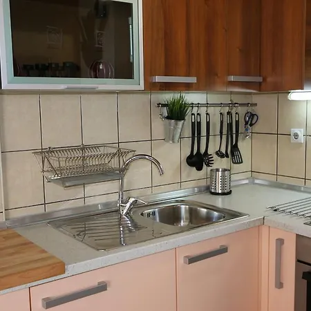 Center Apartment *